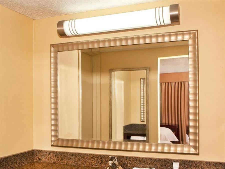 Quality Inn West Lafayette - University Area Buitenkant foto
